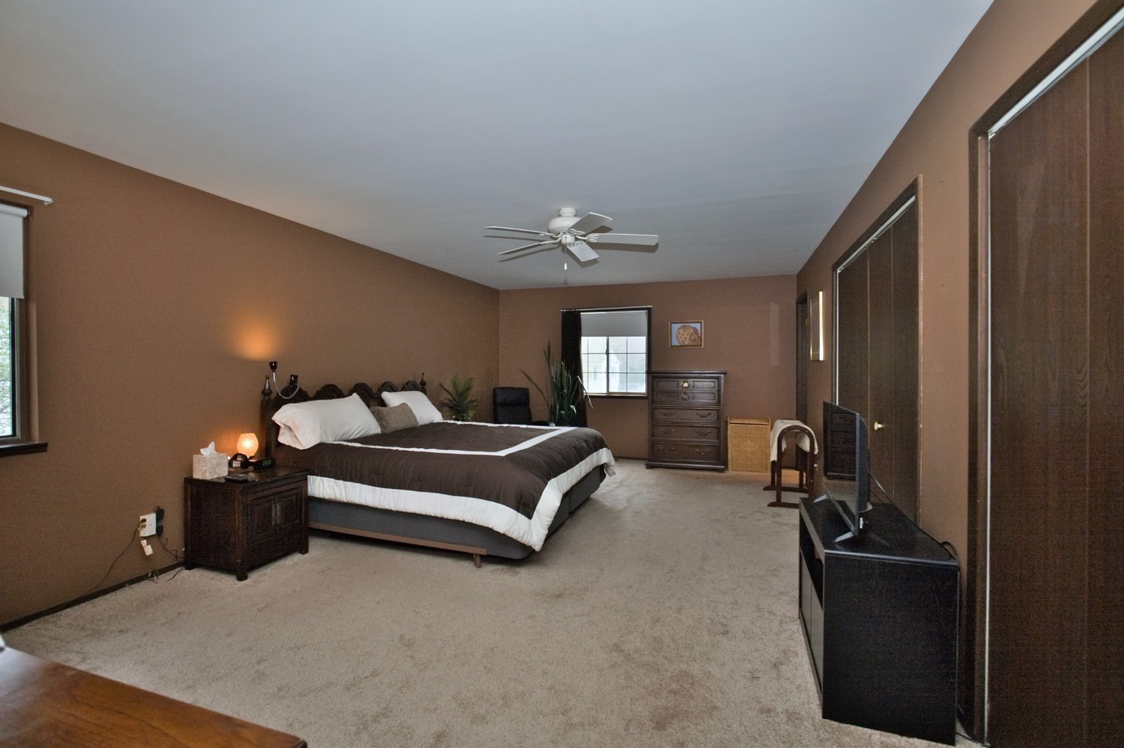 5405 Burwood Road, Oakwood Hills, IL 60013