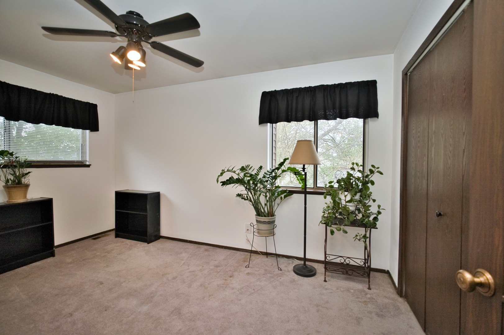 5405 Burwood Road, Oakwood Hills, IL 60013