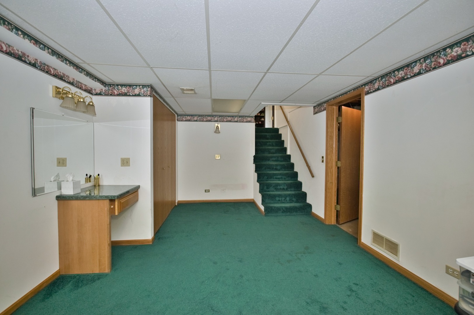 5405 Burwood Road, Oakwood Hills, IL 60013