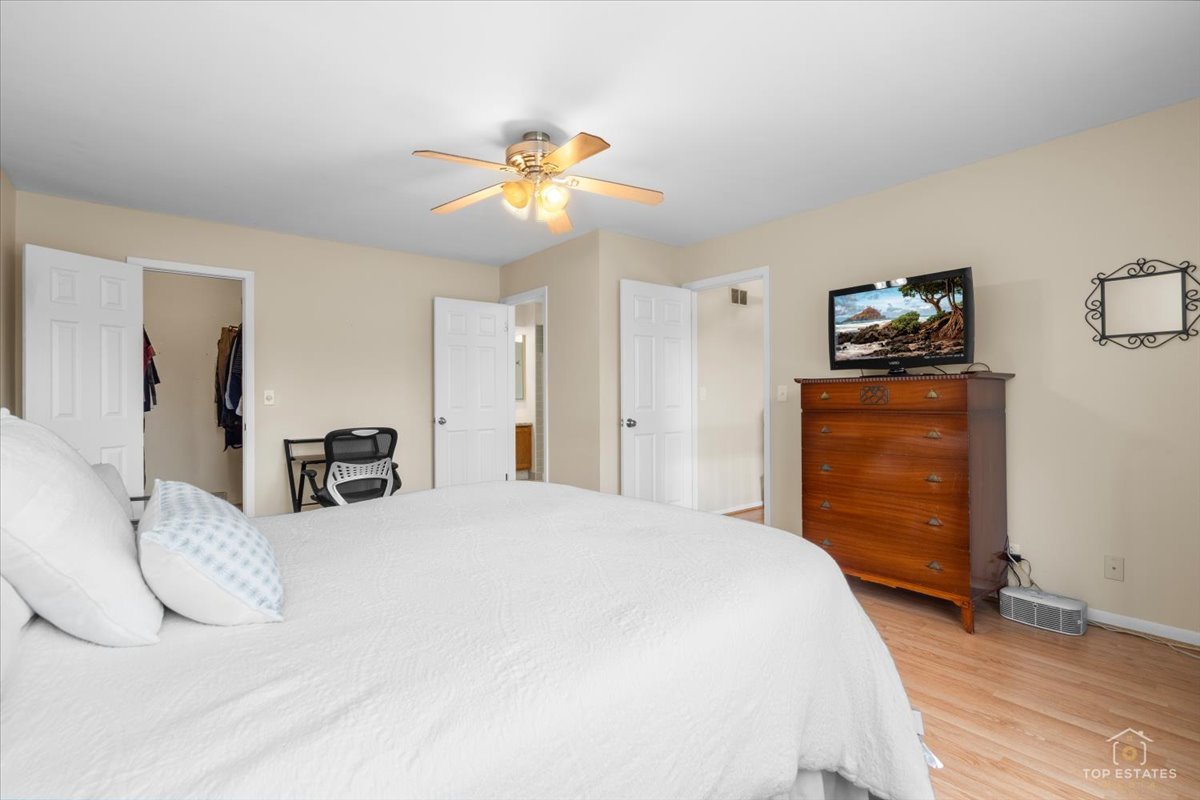 705 Gregor Lane, Wheeling, IL 60090
