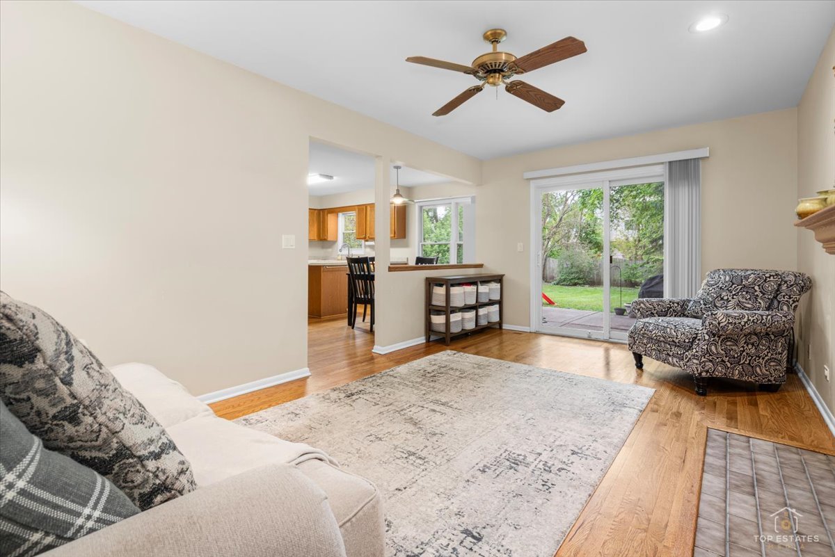 705 Gregor Lane, Wheeling, IL 60090