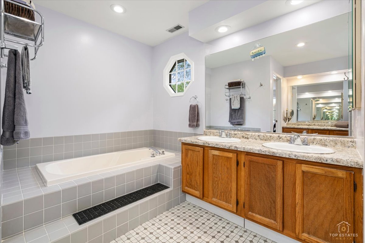 705 Gregor Lane, Wheeling, IL 60090