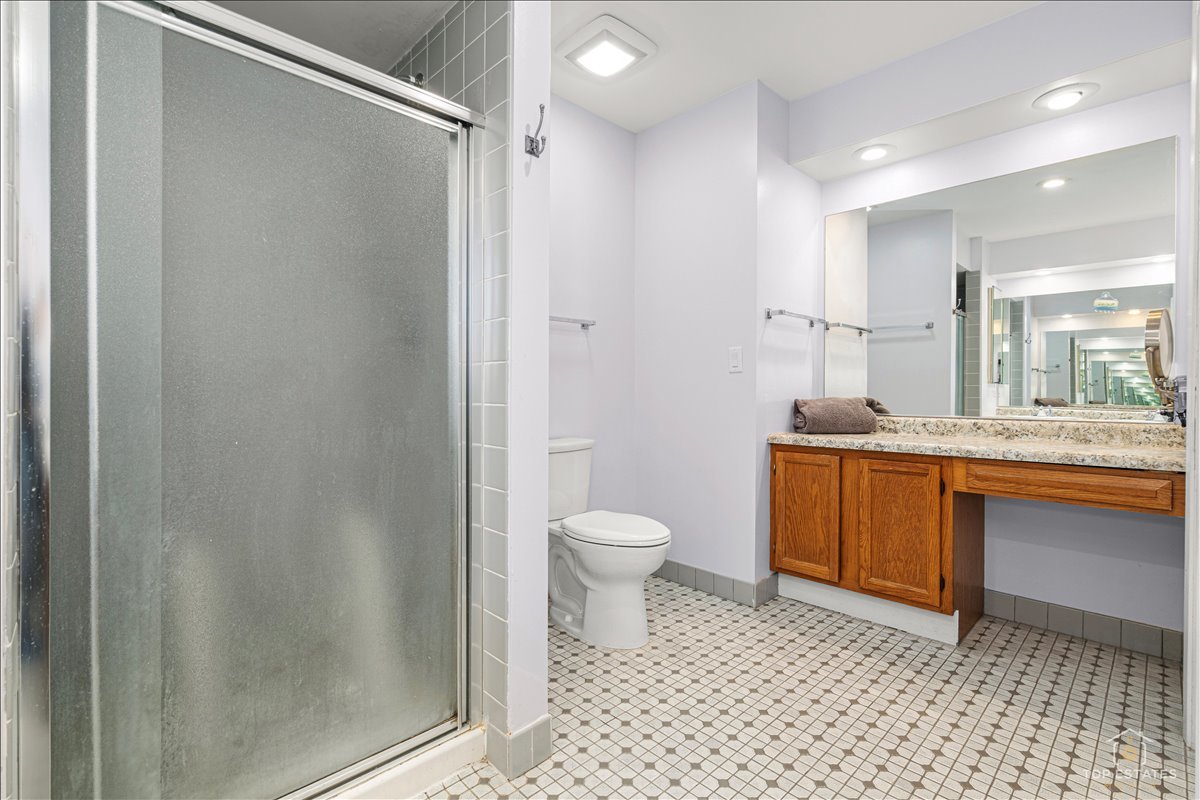 705 Gregor Lane, Wheeling, IL 60090