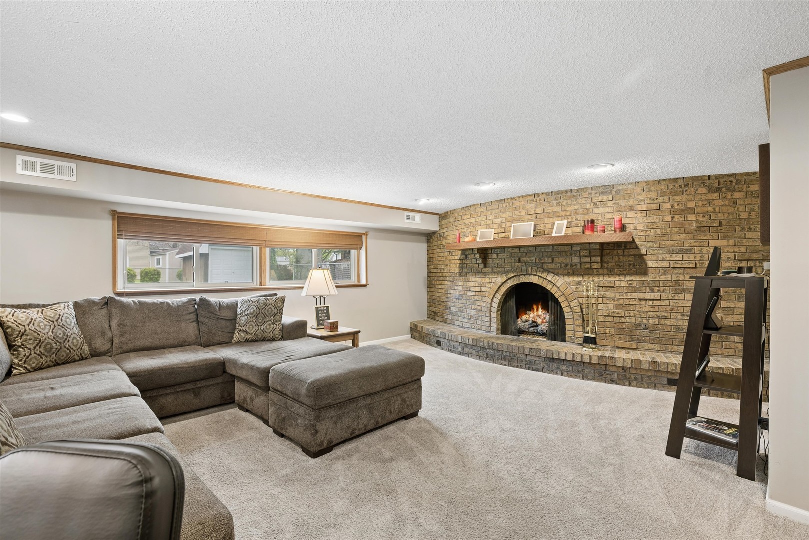 1903 E Ivy Lane, Mount Prospect, IL 60056
