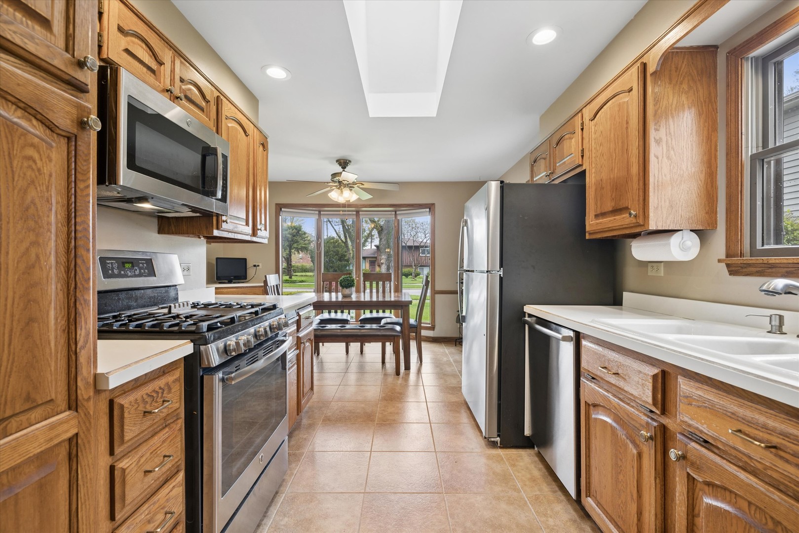 1903 E Ivy Lane, Mount Prospect, IL 60056