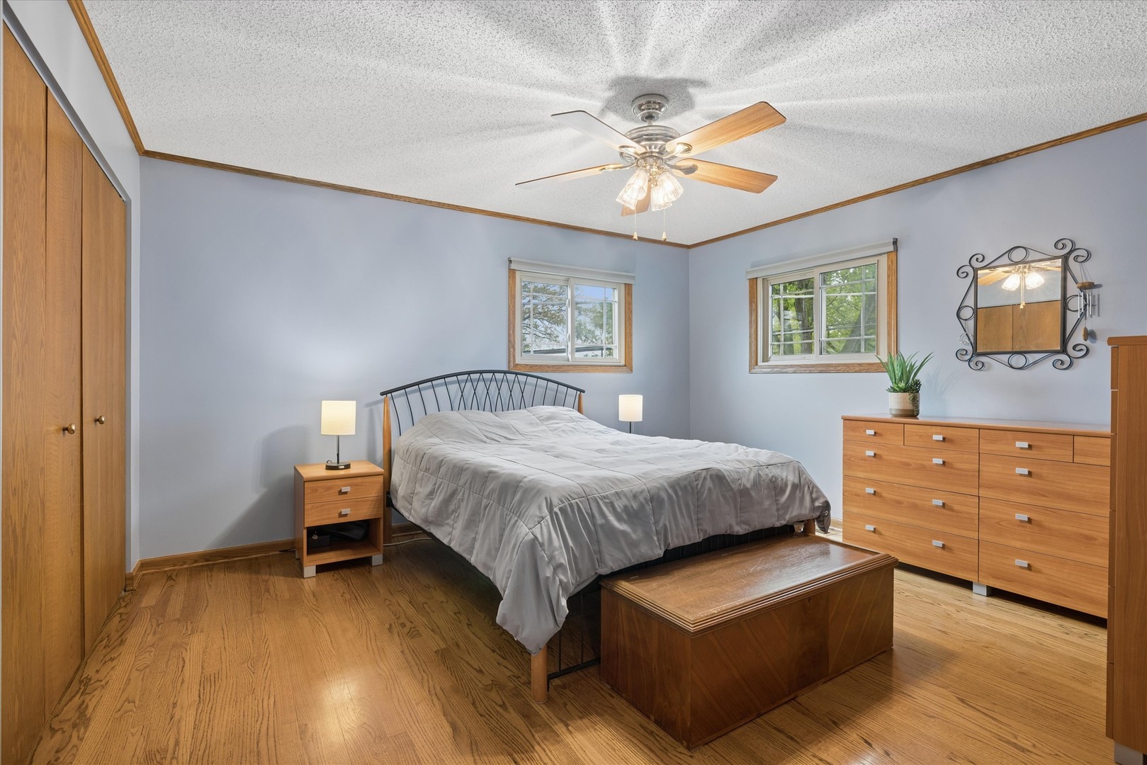 1903 E Ivy Lane, Mount Prospect, IL 60056
