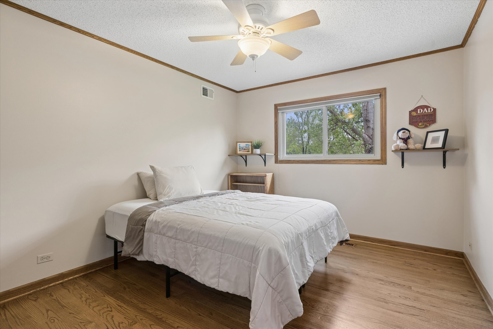 1903 E Ivy Lane, Mount Prospect, IL 60056