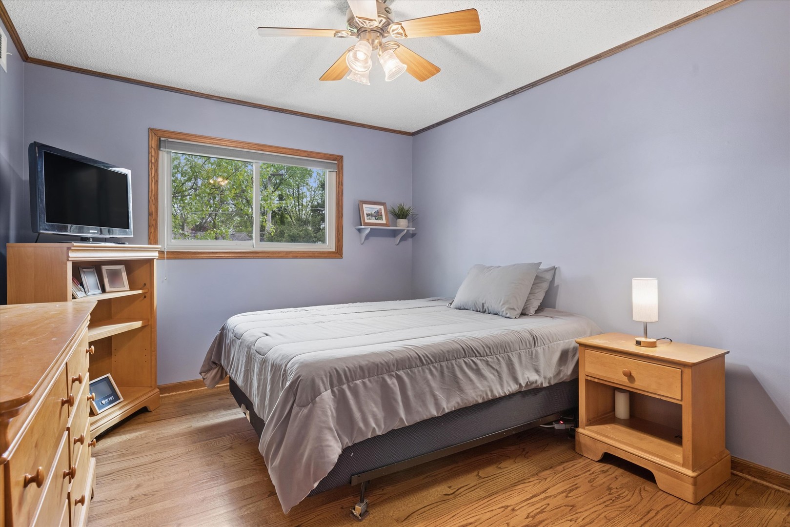 1903 E Ivy Lane, Mount Prospect, IL 60056