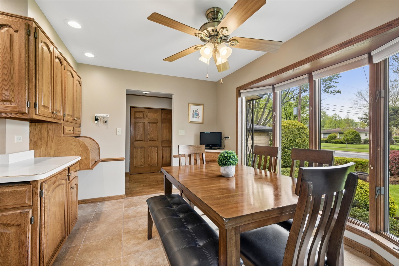 1903 E Ivy Lane, Mount Prospect, IL 60056