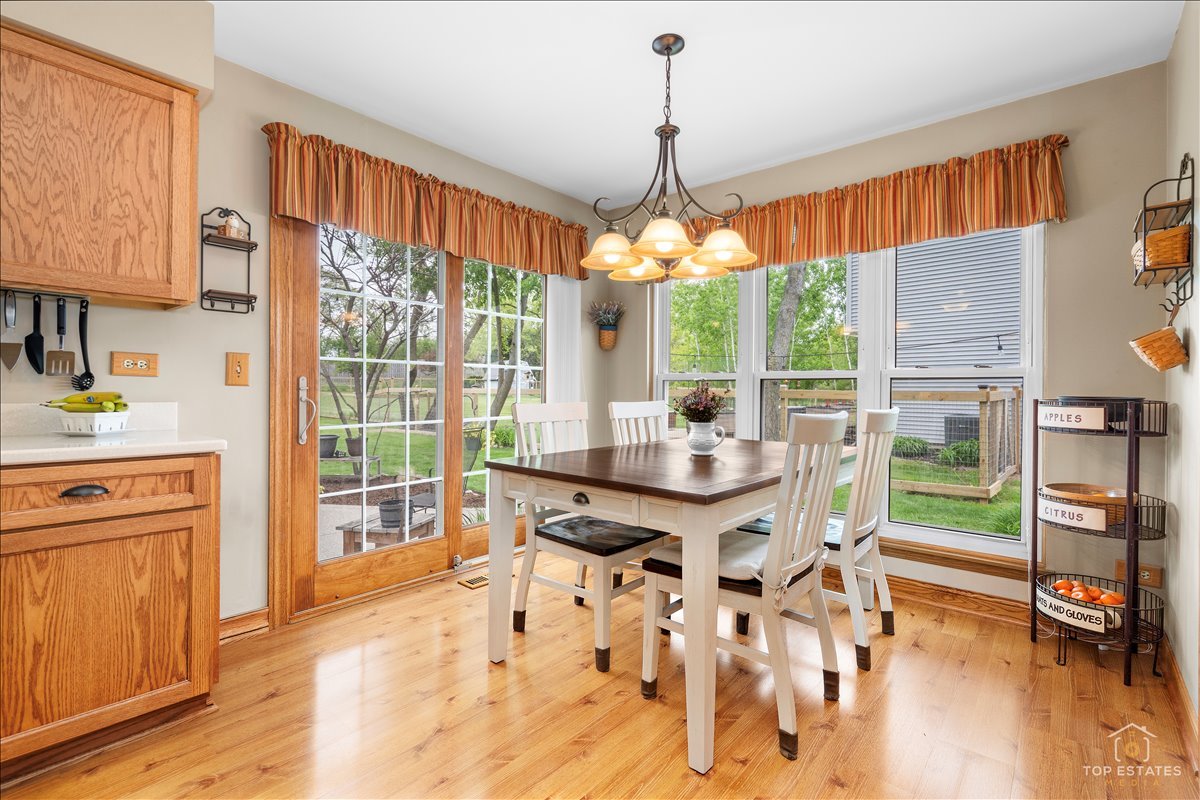 312 Greenview Drive, Crystal Lake, IL 60014