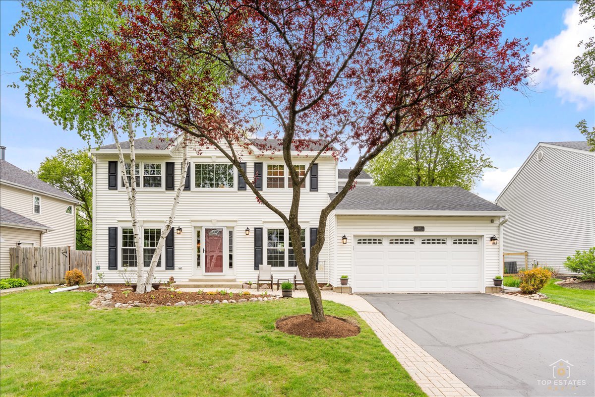 312 Greenview Drive, Crystal Lake, IL 60014