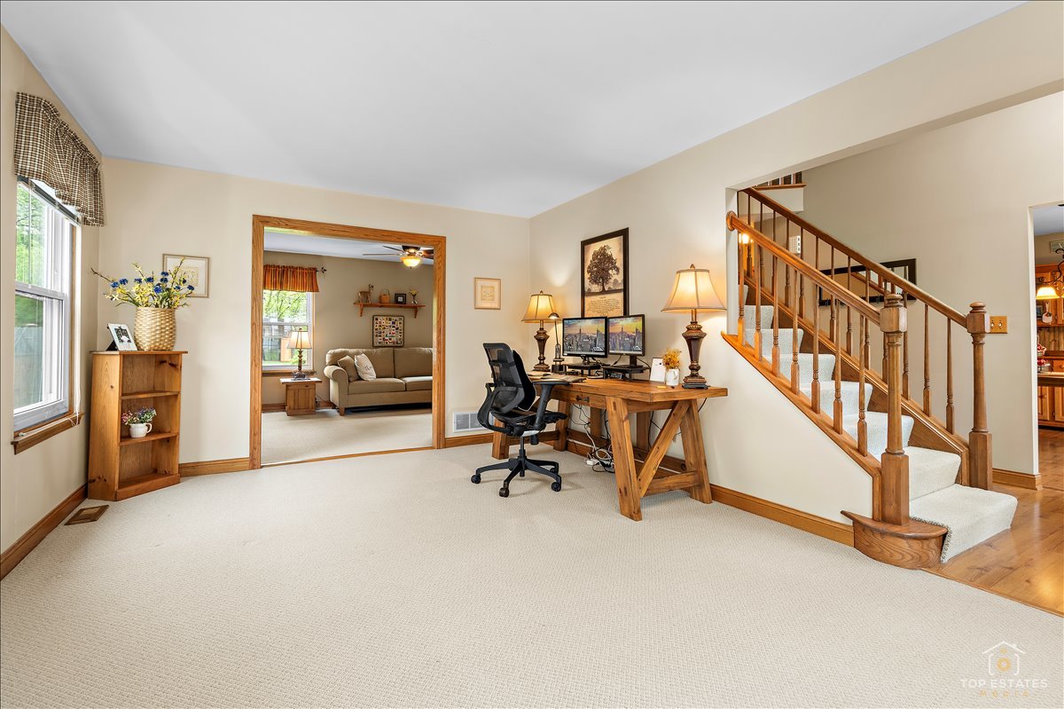 312 Greenview Drive, Crystal Lake, IL 60014