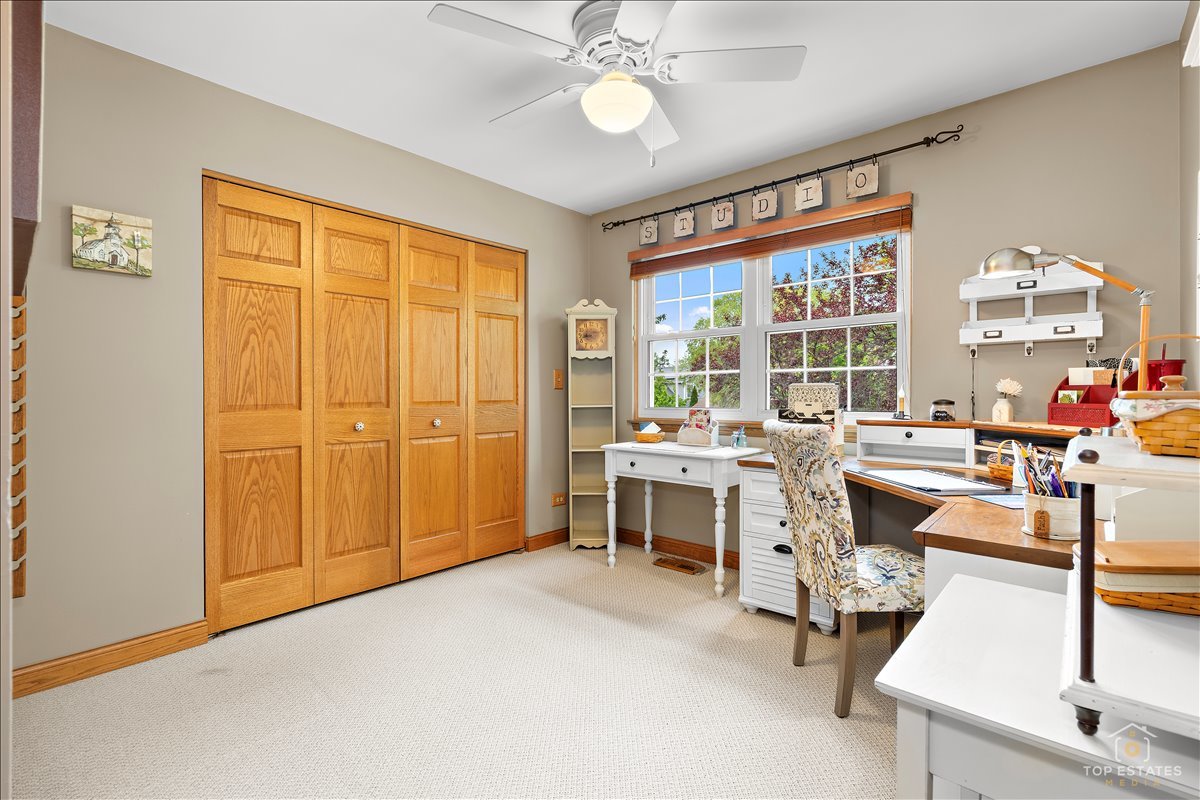 312 Greenview Drive, Crystal Lake, IL 60014