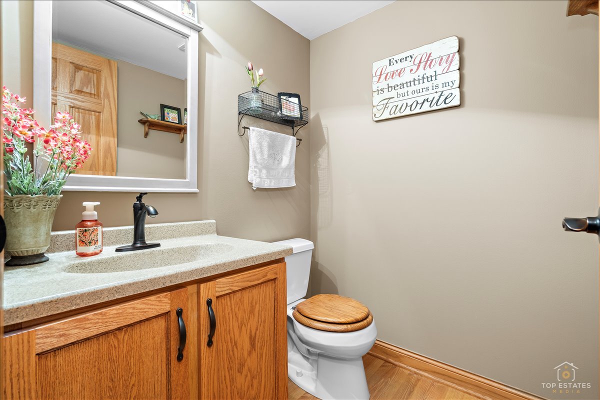 312 Greenview Drive, Crystal Lake, IL 60014