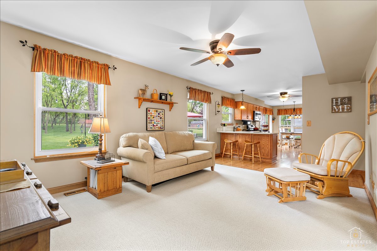 312 Greenview Drive, Crystal Lake, IL 60014