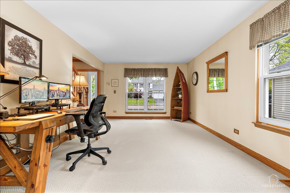 312 Greenview Drive, Crystal Lake, IL 60014