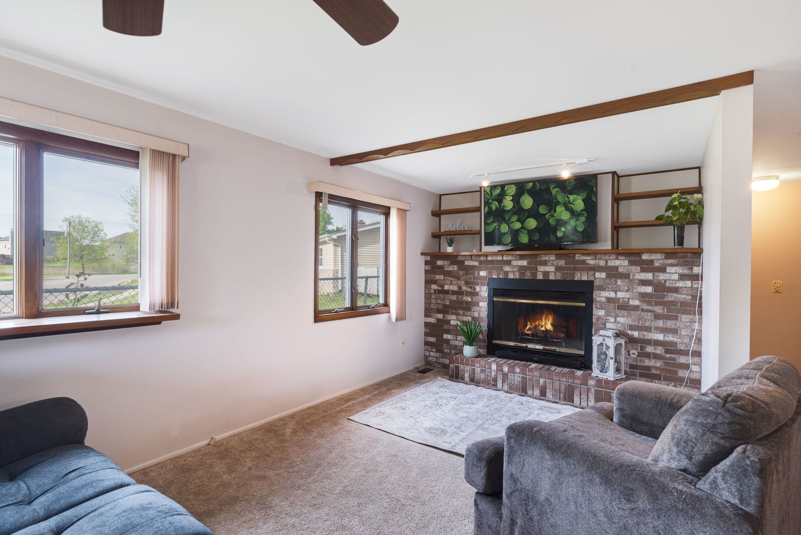 34 N California Avenue, Mundelein, IL 60060