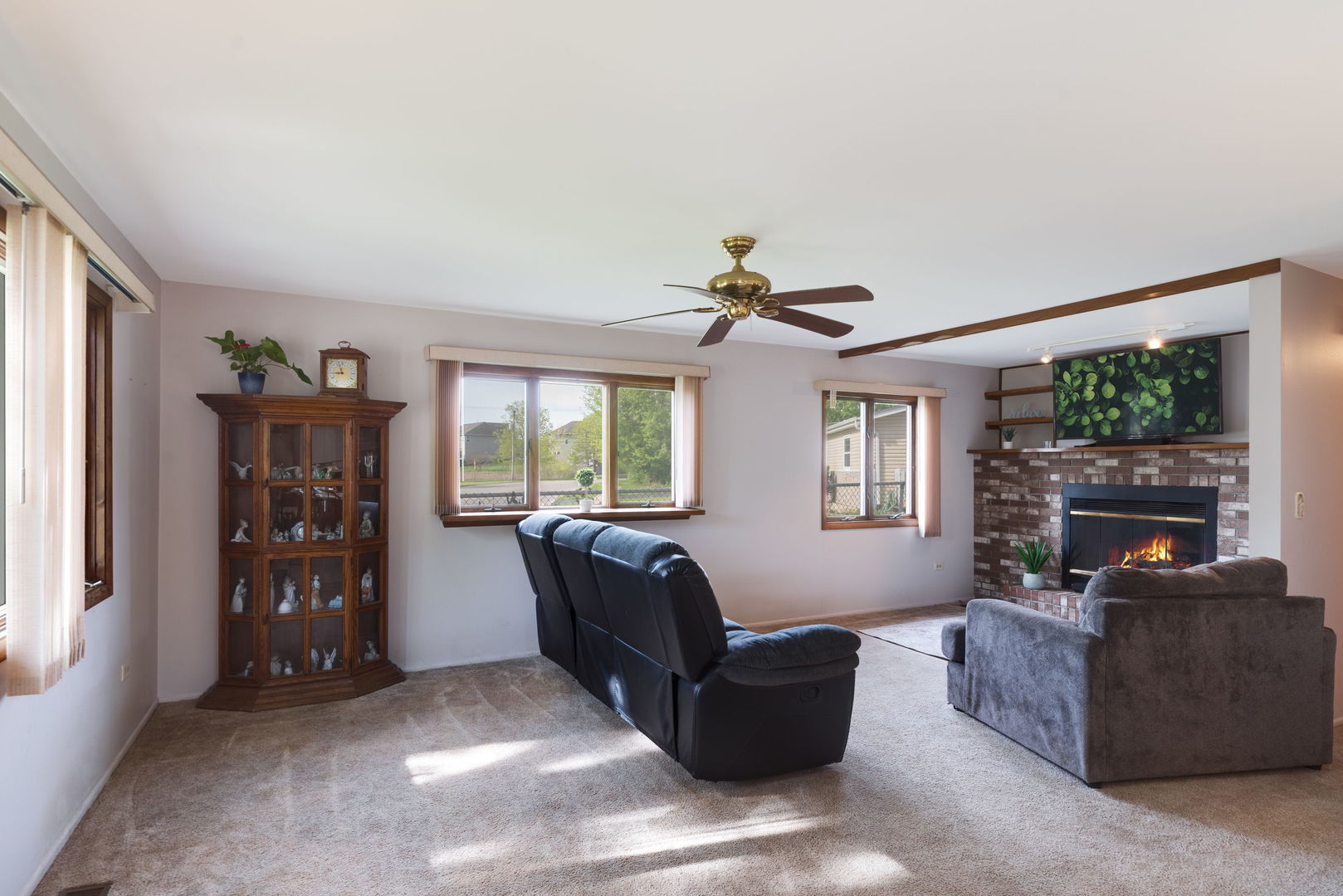 34 N California Avenue, Mundelein, IL 60060