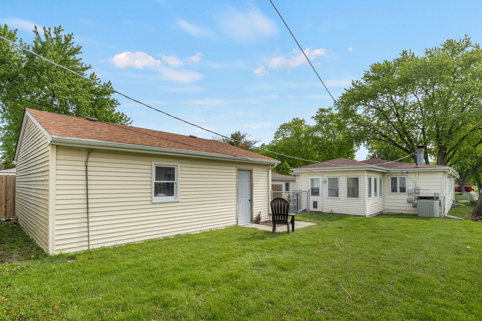 34 N California Avenue, Mundelein, IL 60060