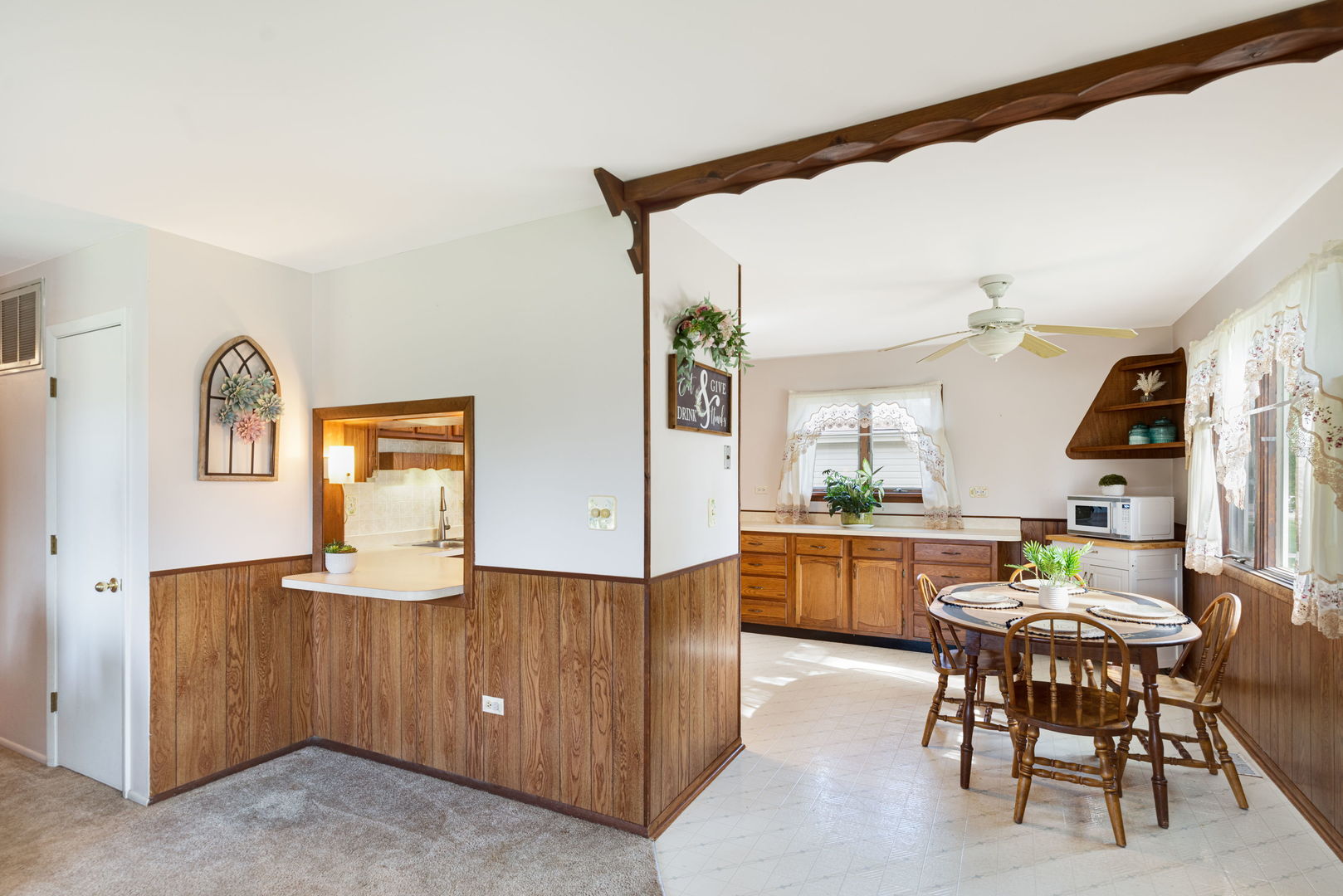34 N California Avenue, Mundelein, IL 60060