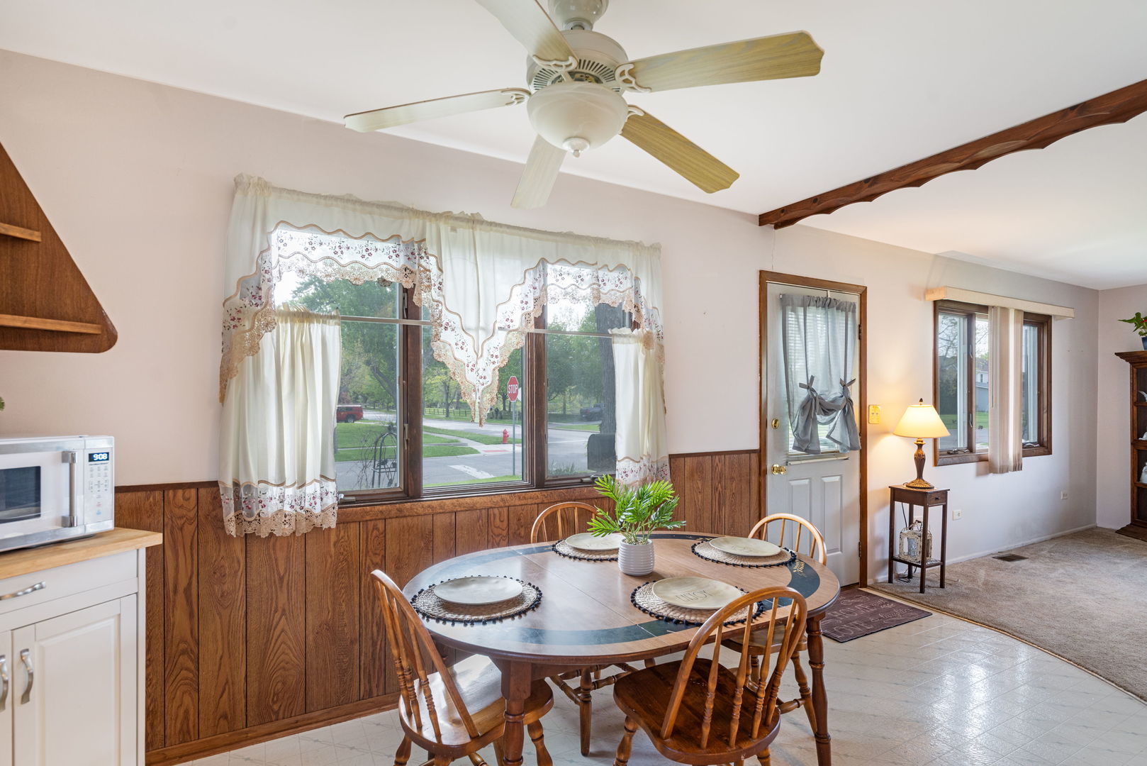 34 N California Avenue, Mundelein, IL 60060