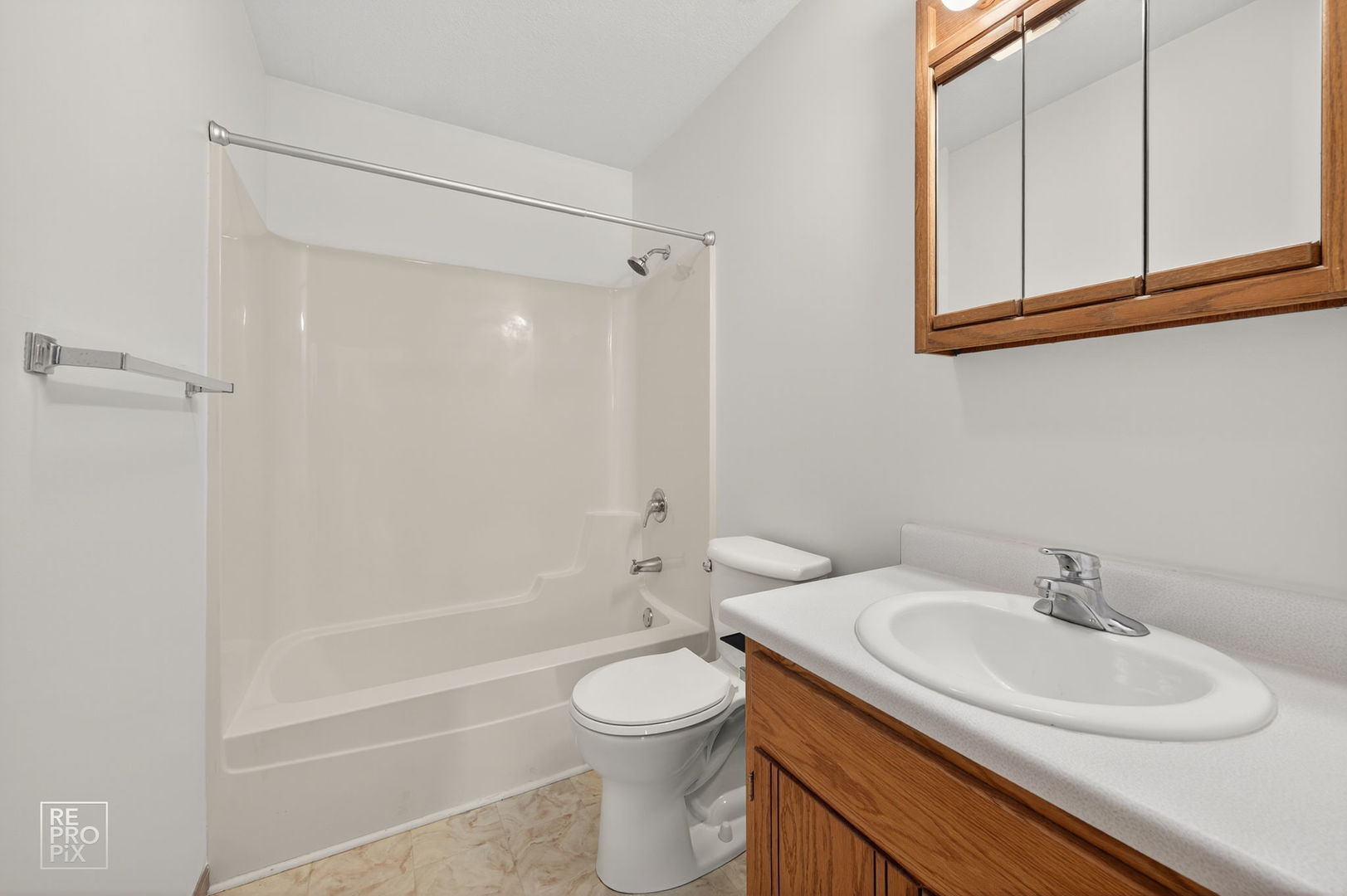 2401 Ashland Circle, Morris, IL 60450