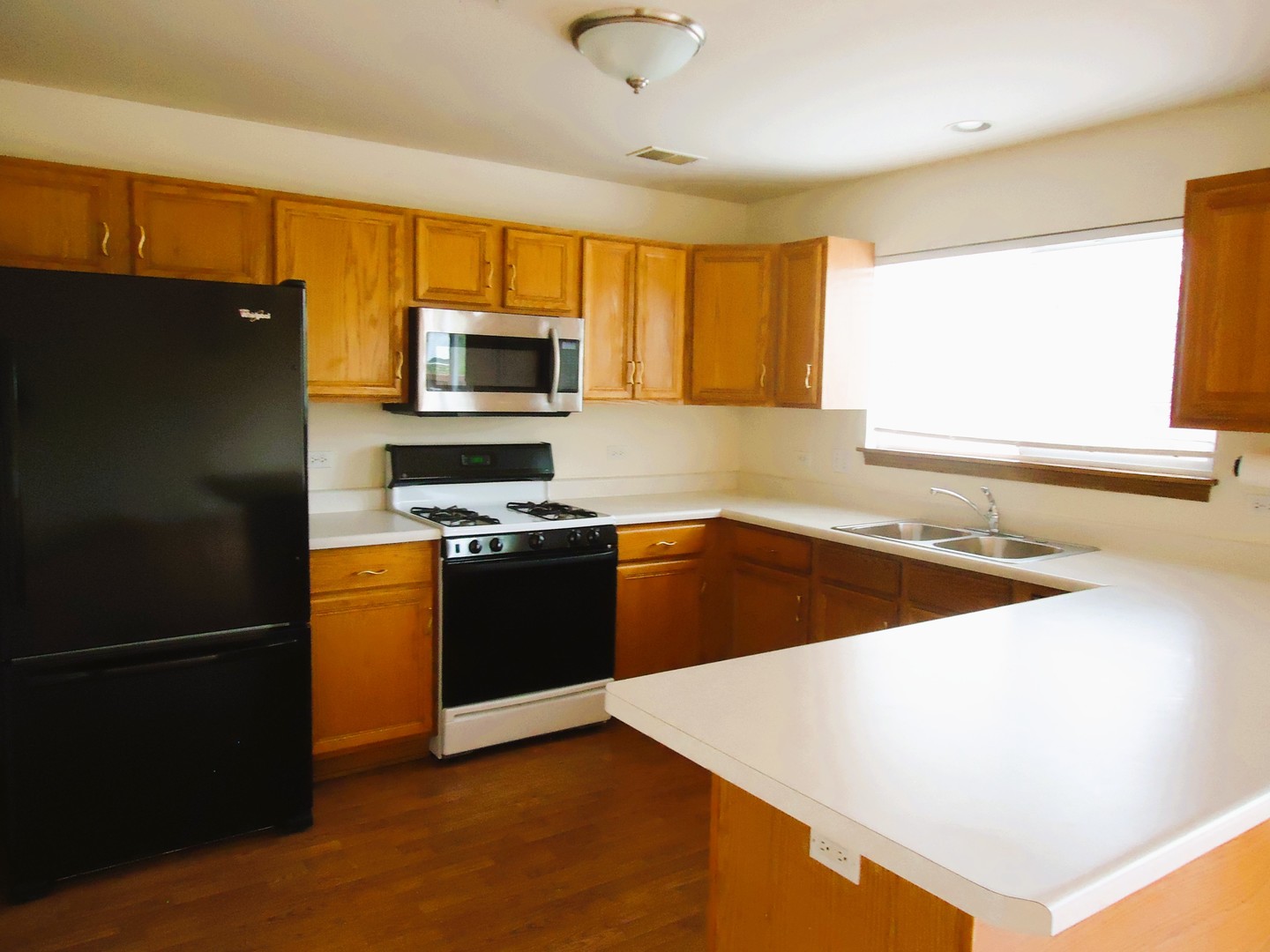 642 DIAMOND POINTE Drive, Mundelein, IL 60060