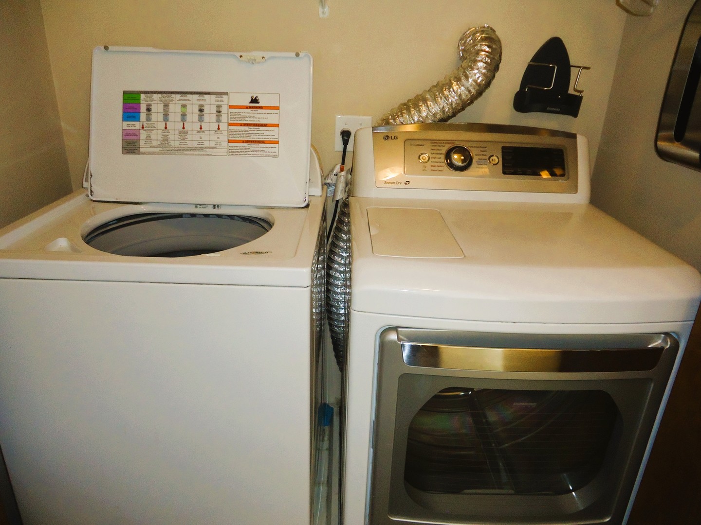 642 DIAMOND POINTE Drive, Mundelein, IL 60060