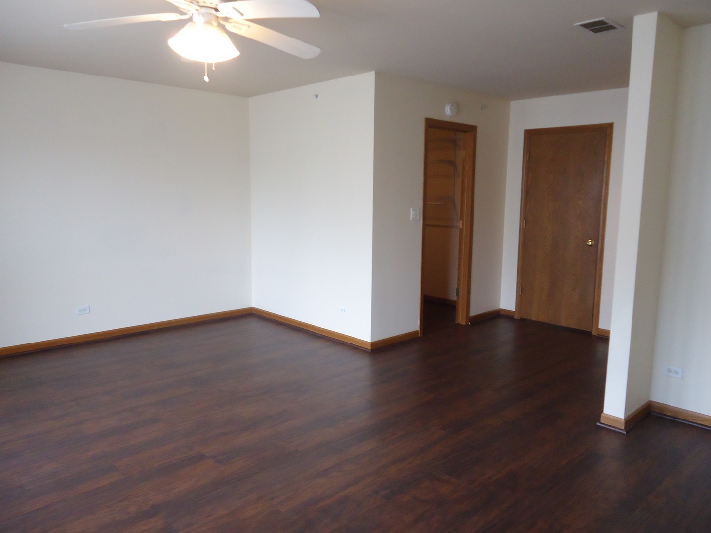 642 DIAMOND POINTE Drive, Mundelein, IL 60060