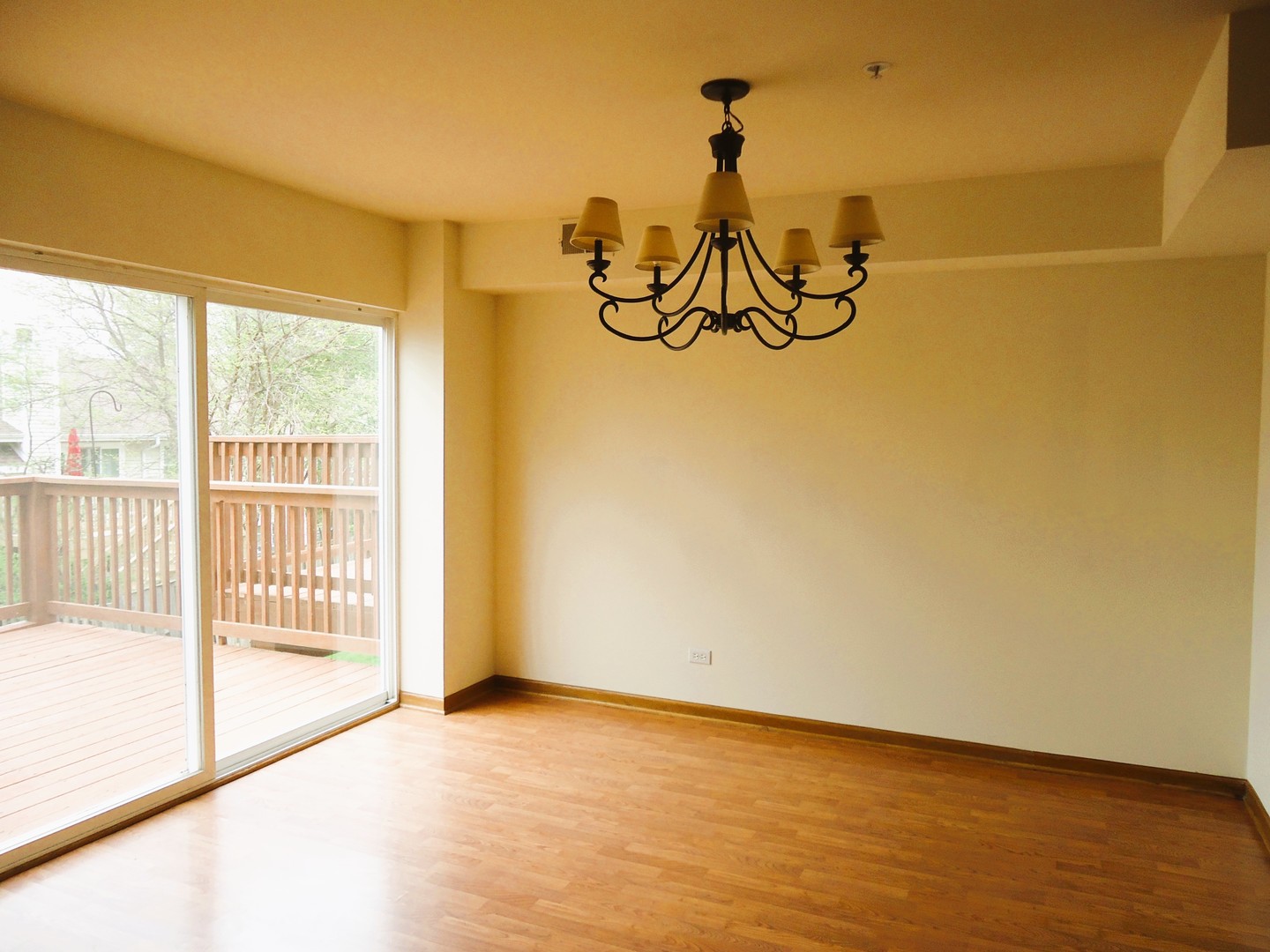 642 DIAMOND POINTE Drive, Mundelein, IL 60060