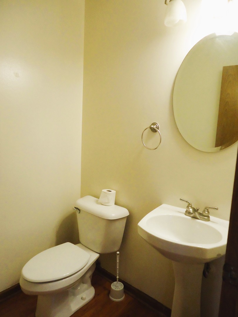 642 DIAMOND POINTE Drive, Mundelein, IL 60060