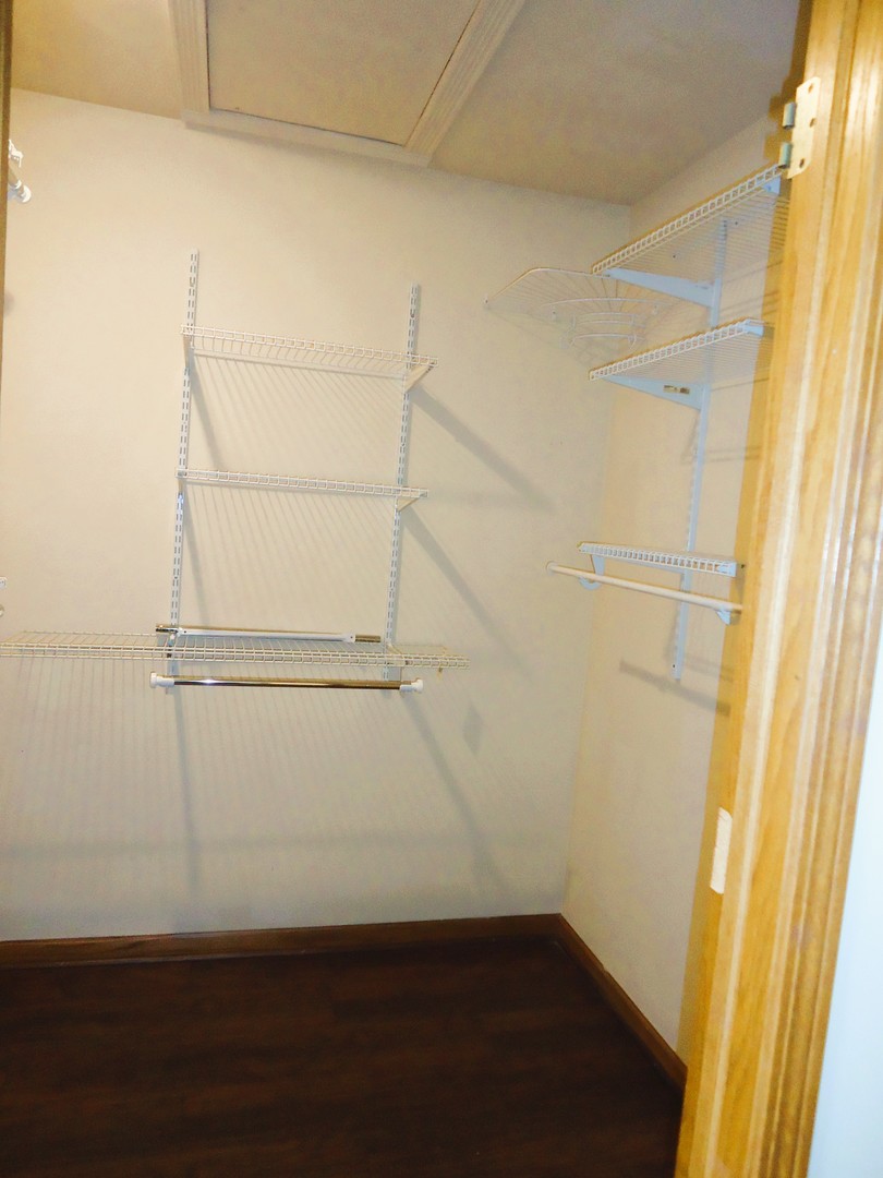 642 DIAMOND POINTE Drive, Mundelein, IL 60060