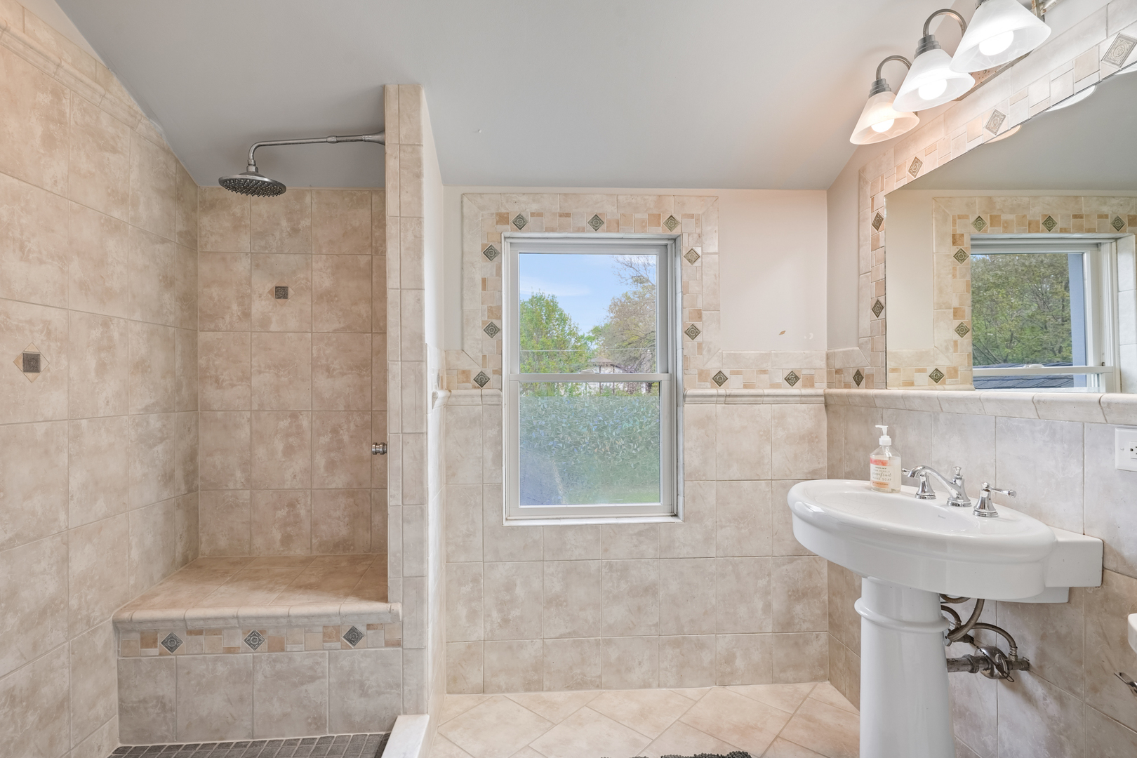 420 S Oak Street, Itasca, IL 60143