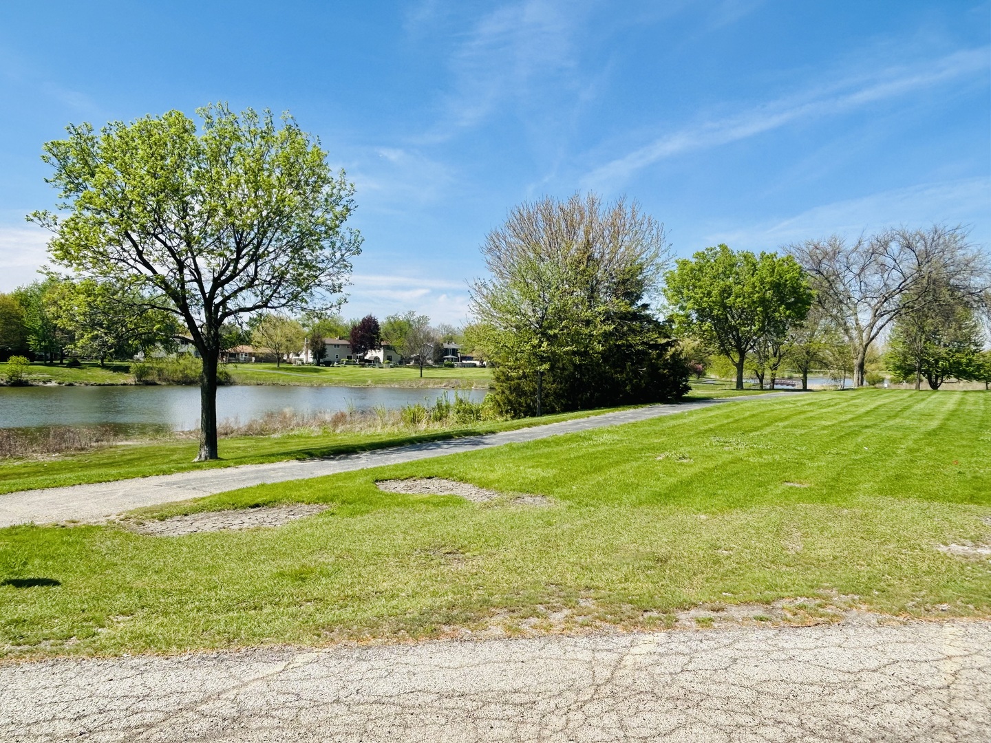 322 Klein Creek Court #E, Carol Stream, IL 60188