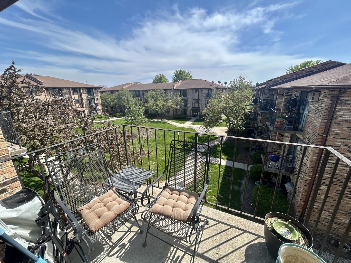 322 Klein Creek Court #E, Carol Stream, IL 60188