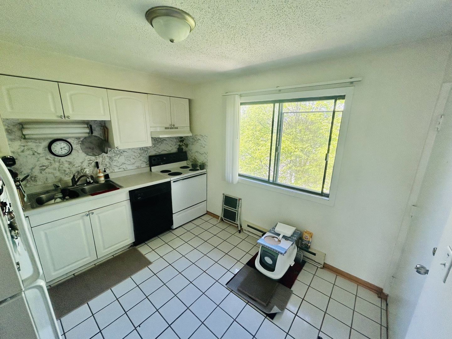 322 Klein Creek Court #E, Carol Stream, IL 60188