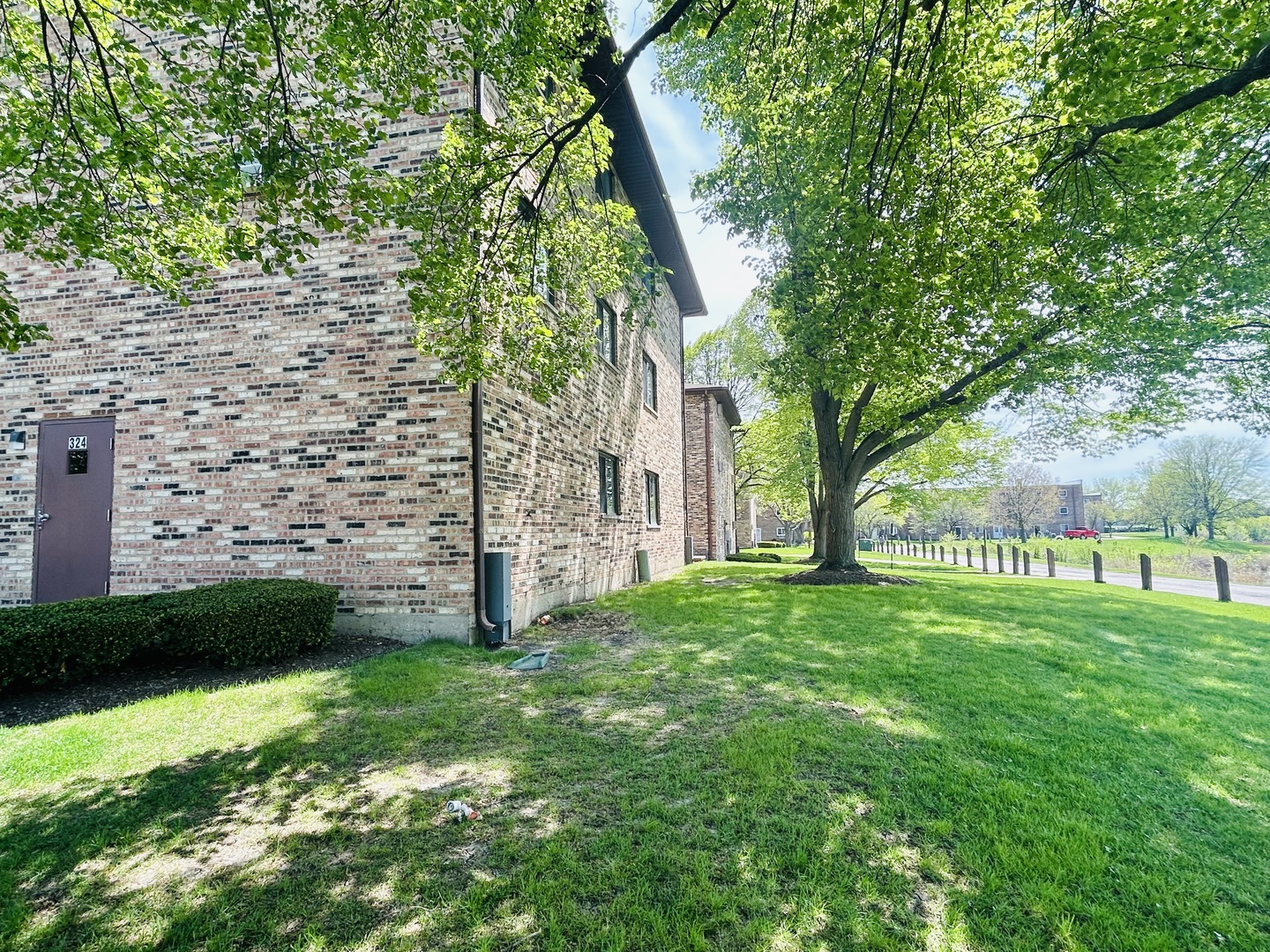 322 Klein Creek Court #E, Carol Stream, IL 60188