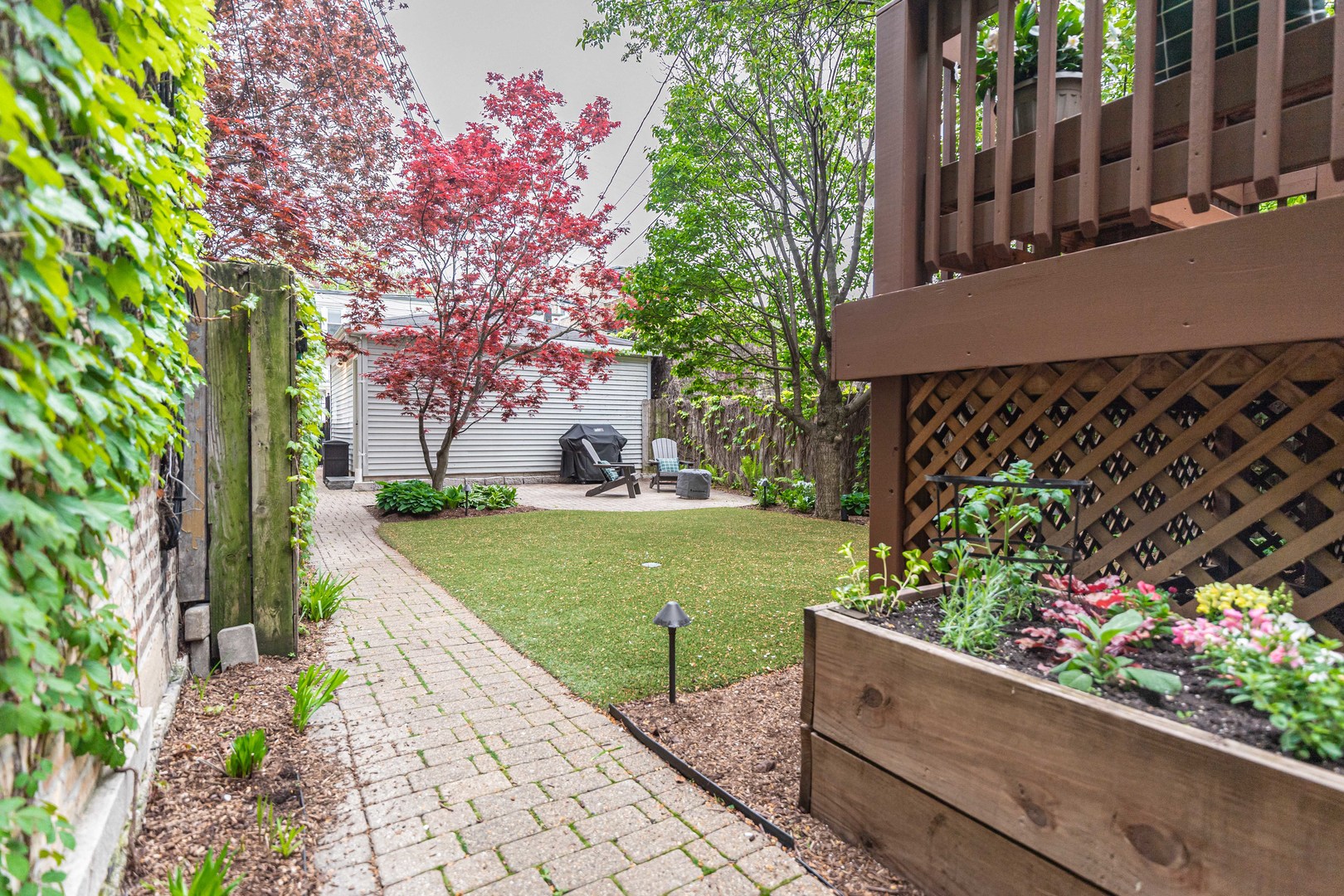 1443 W Catalpa Avenue, Chicago, IL 60640