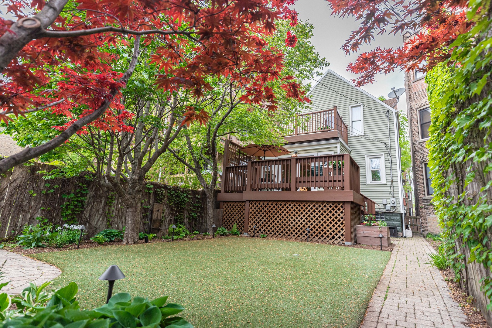 1443 W Catalpa Avenue, Chicago, IL 60640