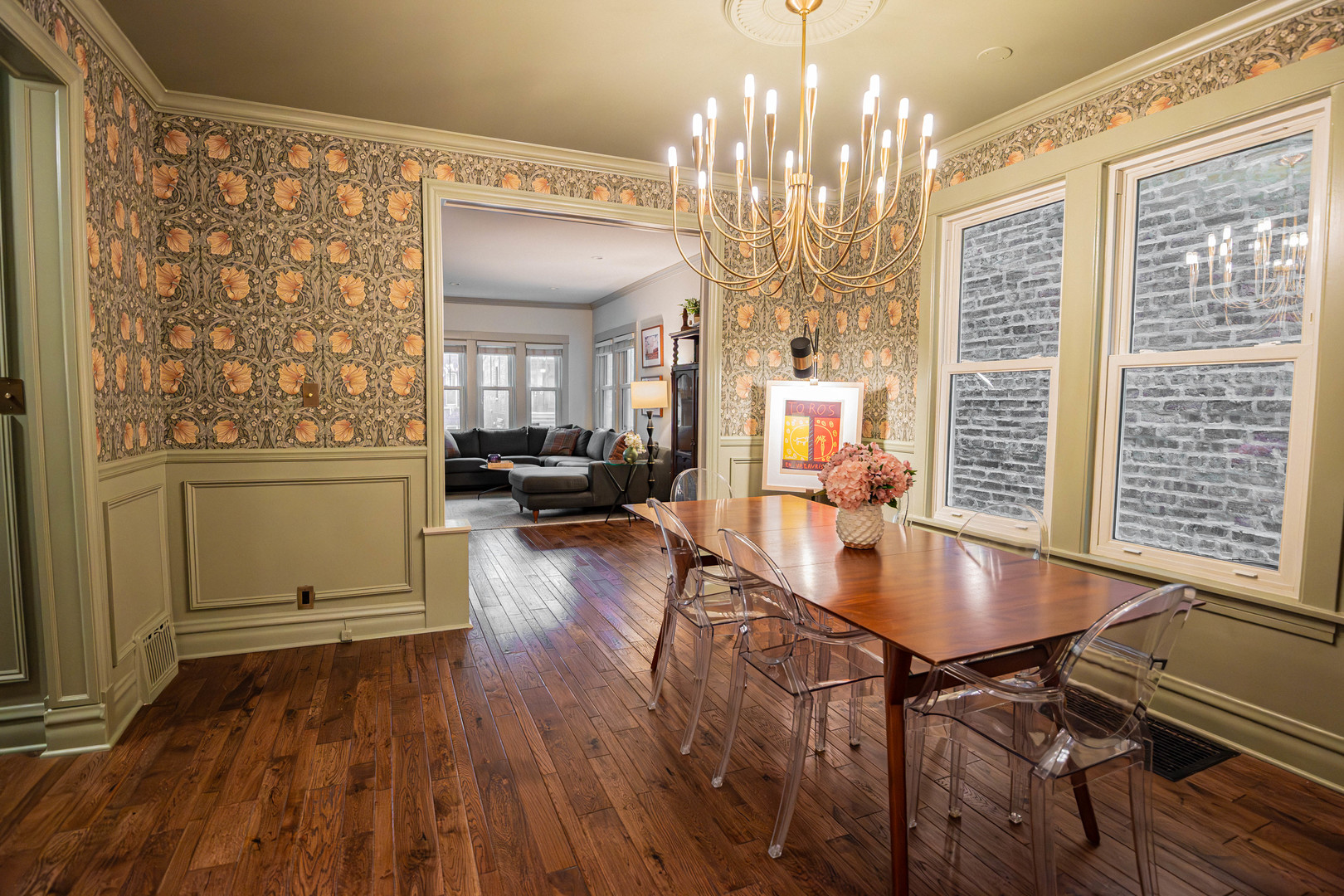 1443 W Catalpa Avenue, Chicago, IL 60640