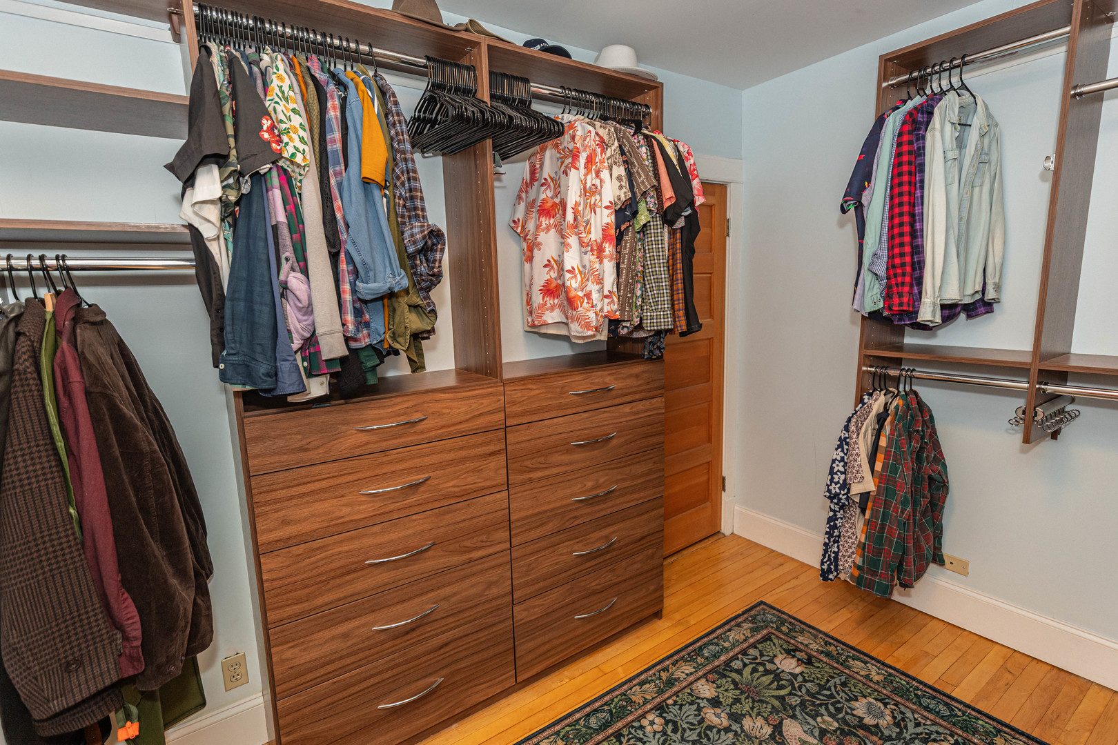 1443 W Catalpa Avenue, Chicago, IL 60640