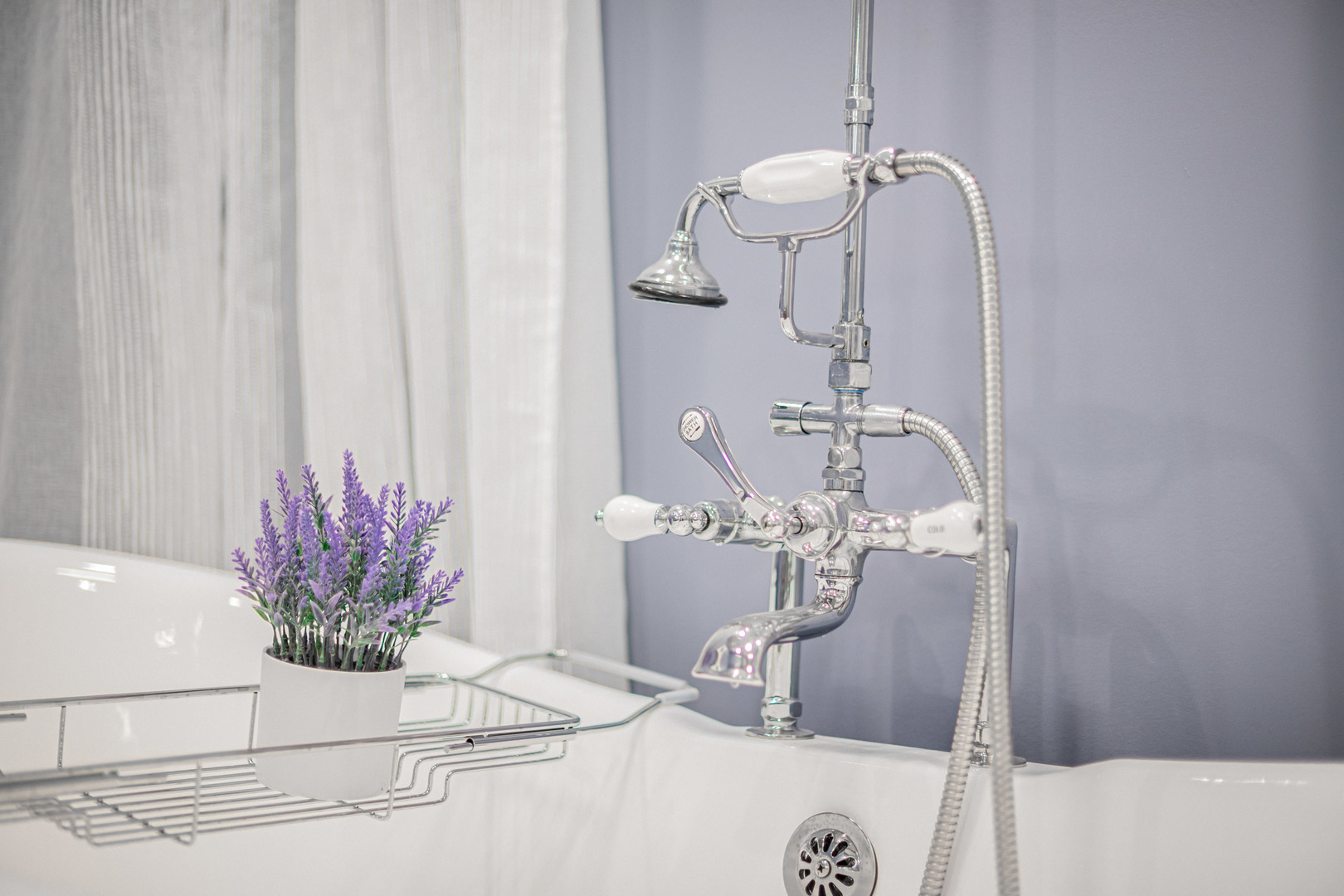 1443 W Catalpa Avenue, Chicago, IL 60640