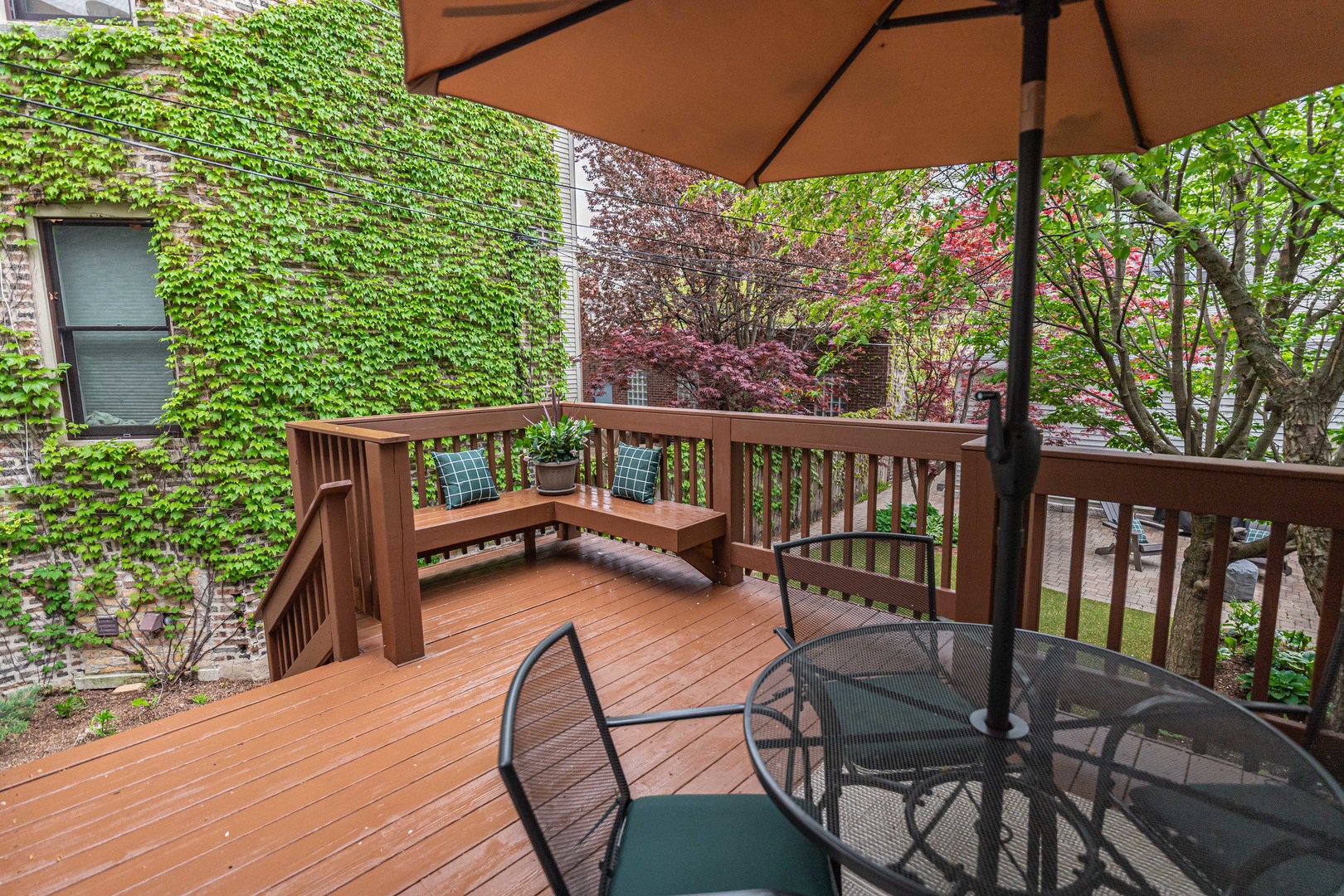 1443 W Catalpa Avenue, Chicago, IL 60640