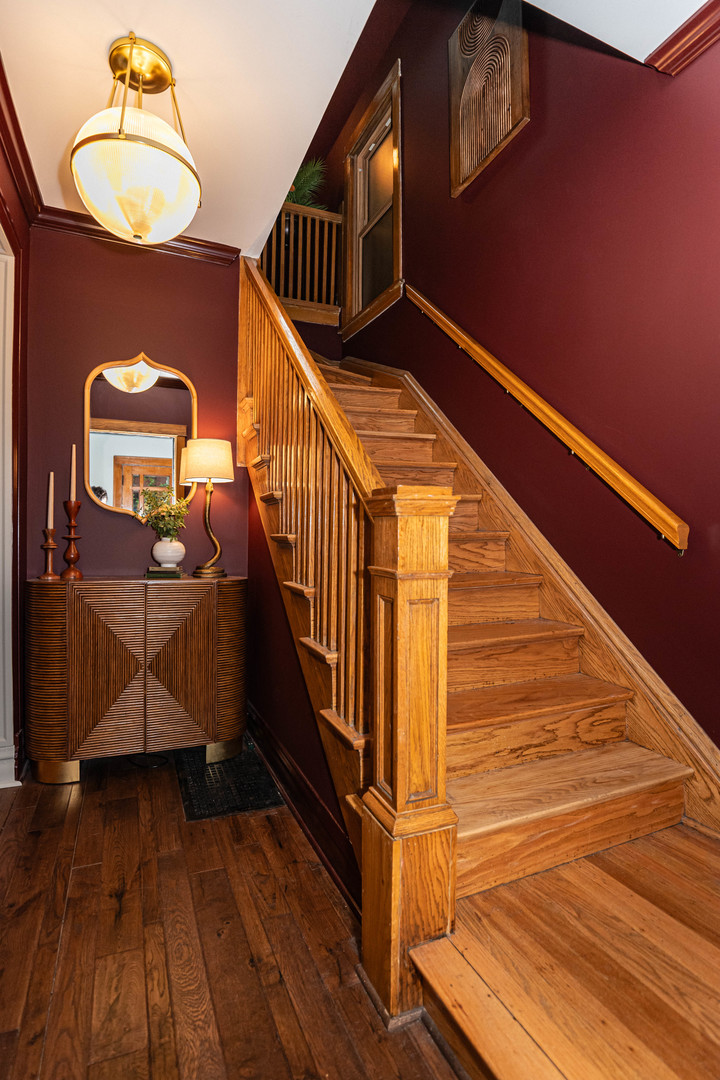 1443 W Catalpa Avenue, Chicago, IL 60640