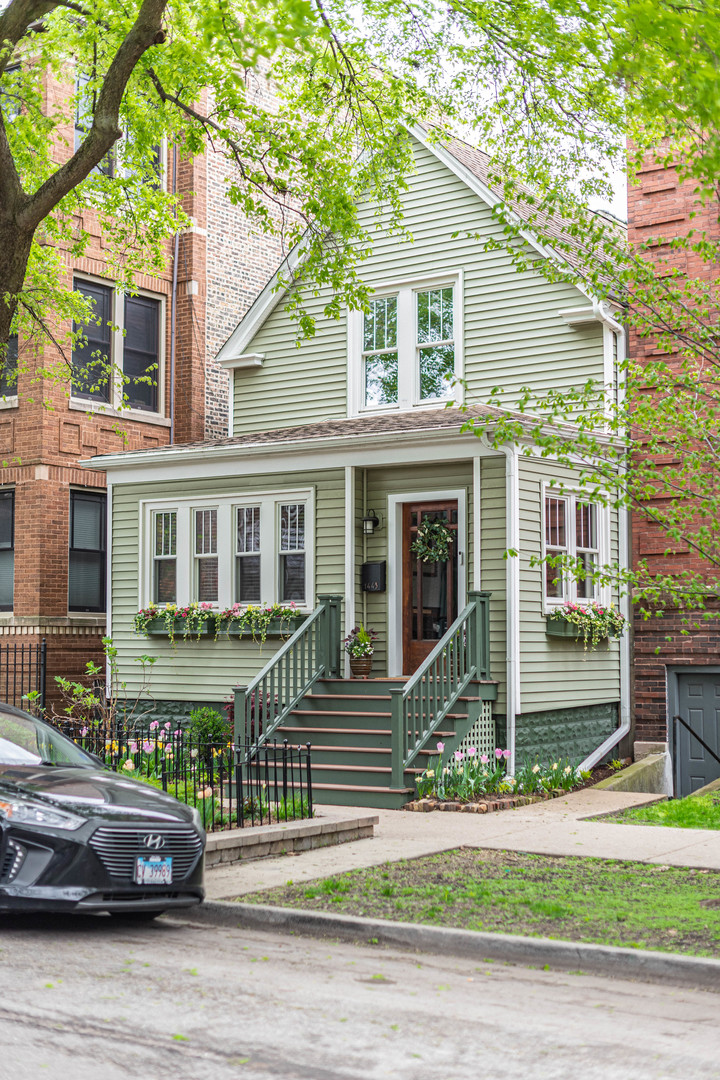 1443 W Catalpa Avenue, Chicago, IL 60640
