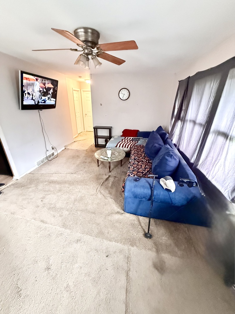 407 Santa Barbara Road, Lakemoor, IL 60051