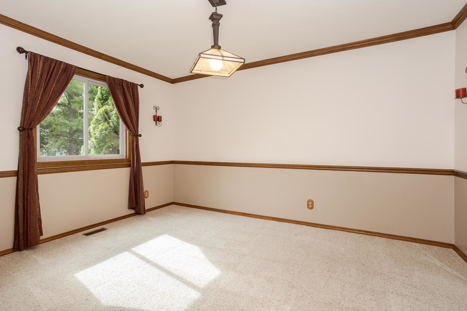 2605 Keystone Road, Bloomington, IL 61704