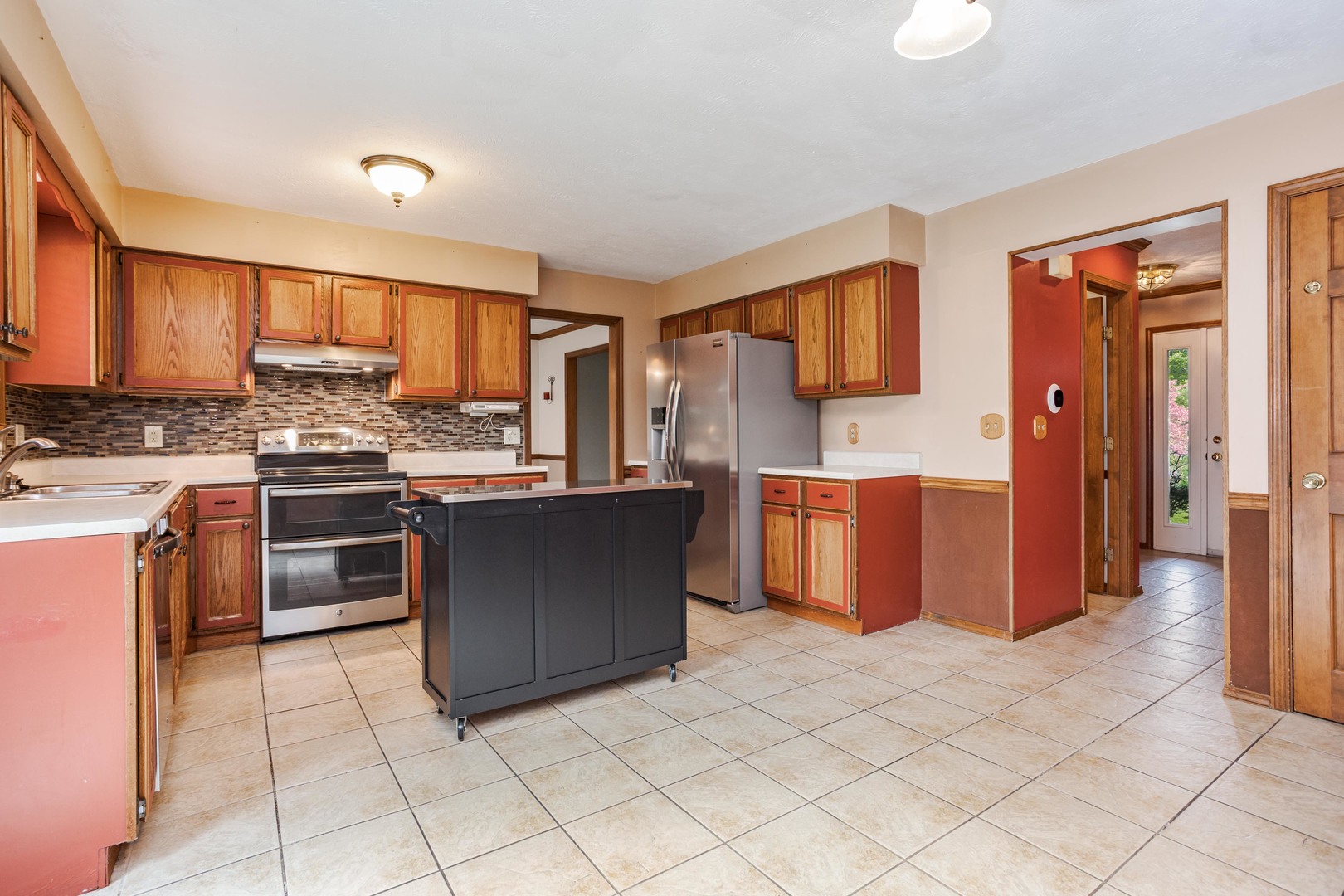 2605 Keystone Road, Bloomington, IL 61704