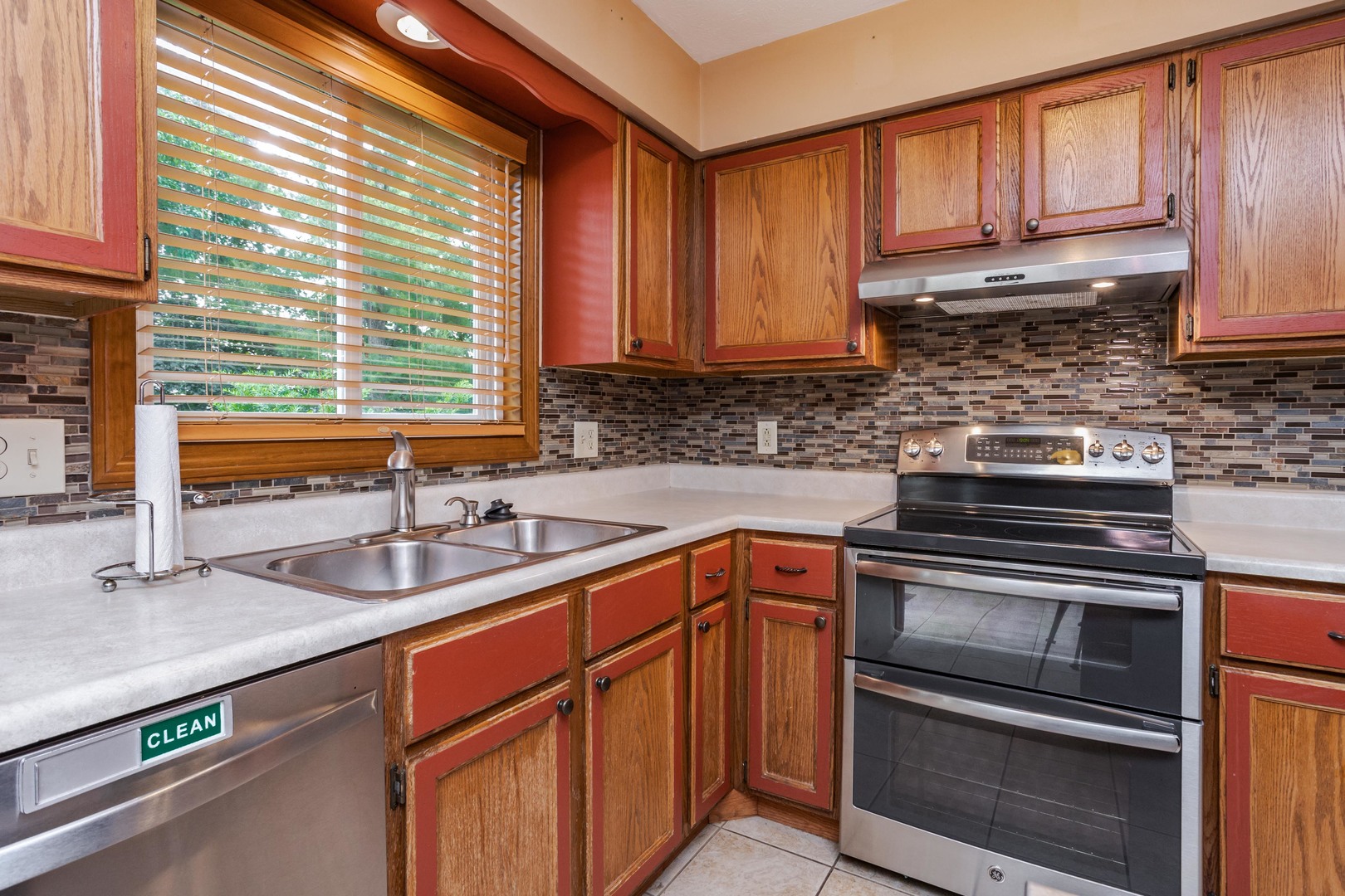 2605 Keystone Road, Bloomington, IL 61704