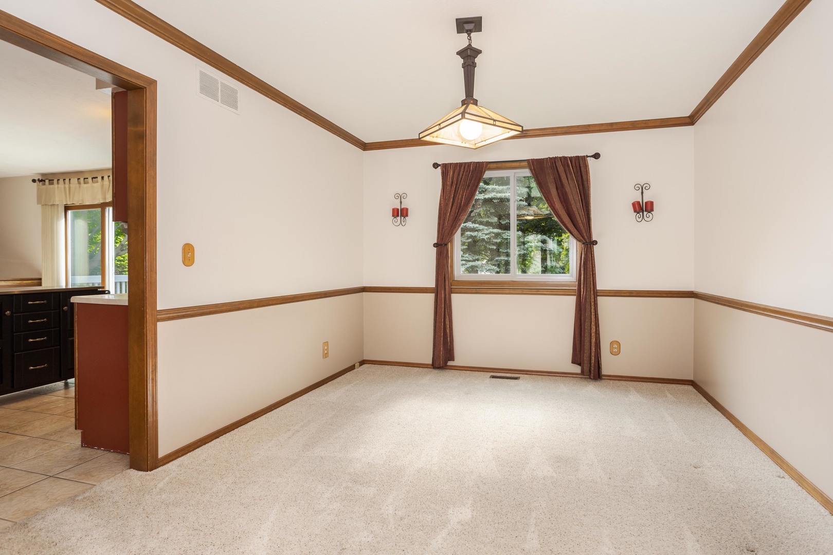2605 Keystone Road, Bloomington, IL 61704